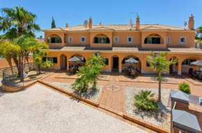 Villa Norcas Grande - excellent location - pool table, table tennis, heated pool, large villa for big groups